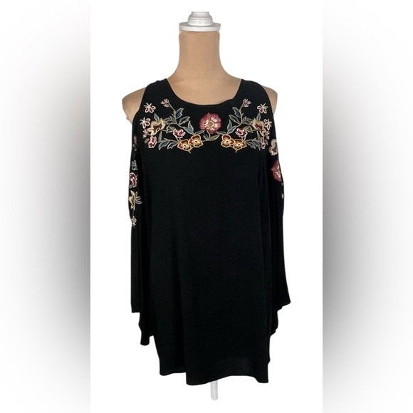 Altar’d‎ State Black cold-shoulder dress with Flower Stitching Small - Picture 1 of 8